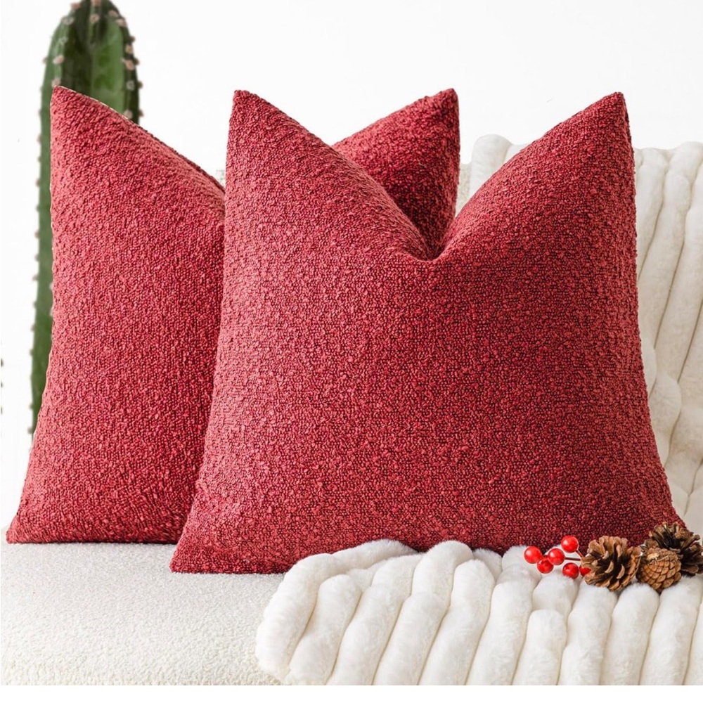 NWT Foindtower Pack of 2 Textured Boucle Throw Pillow Covers   18 x 18”